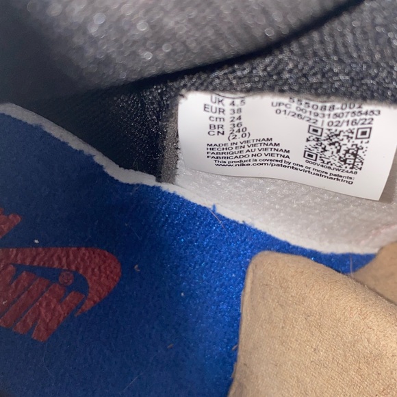 Boys size 7 Nike Air Jordan 1 High OG shoes Spider-Man - Picture 6 of 6